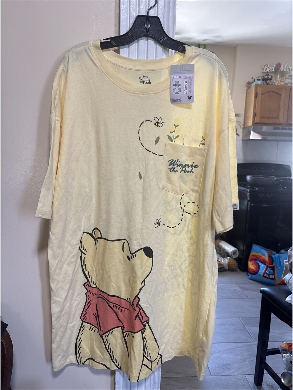 Disney Winnie the Pooh Size Medium T Shirt